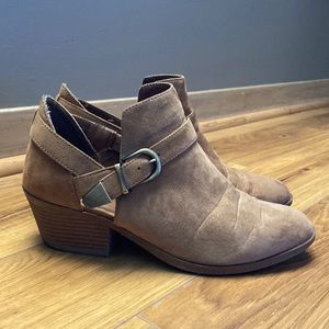 Time and Tru Memory Foam Brown Boots with Adjustable Buckle Size 7.5W